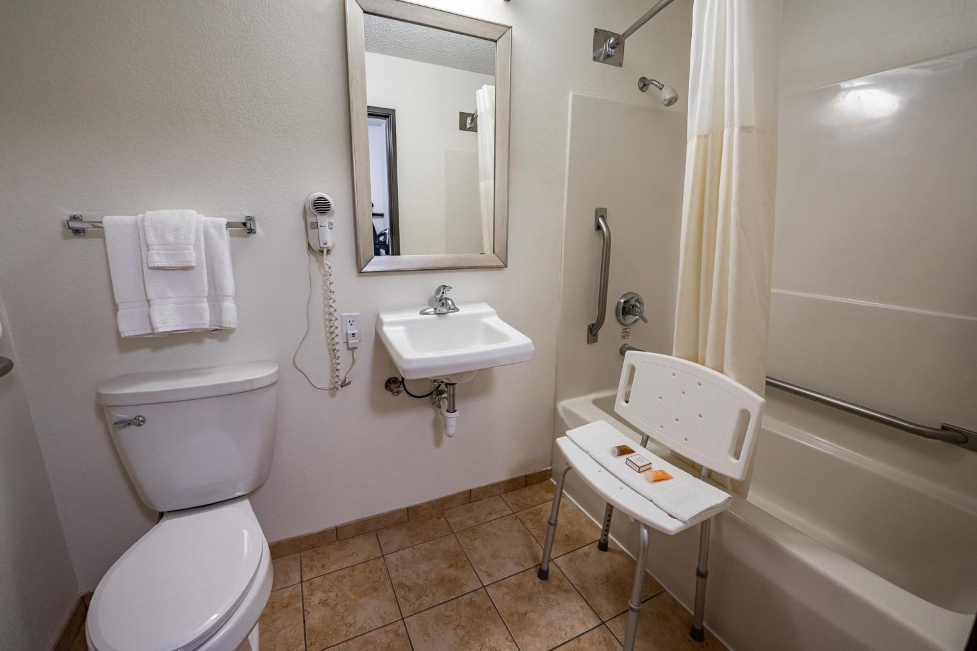 Christopher Inn And Suites Chillicothe Δωμάτιο φωτογραφία