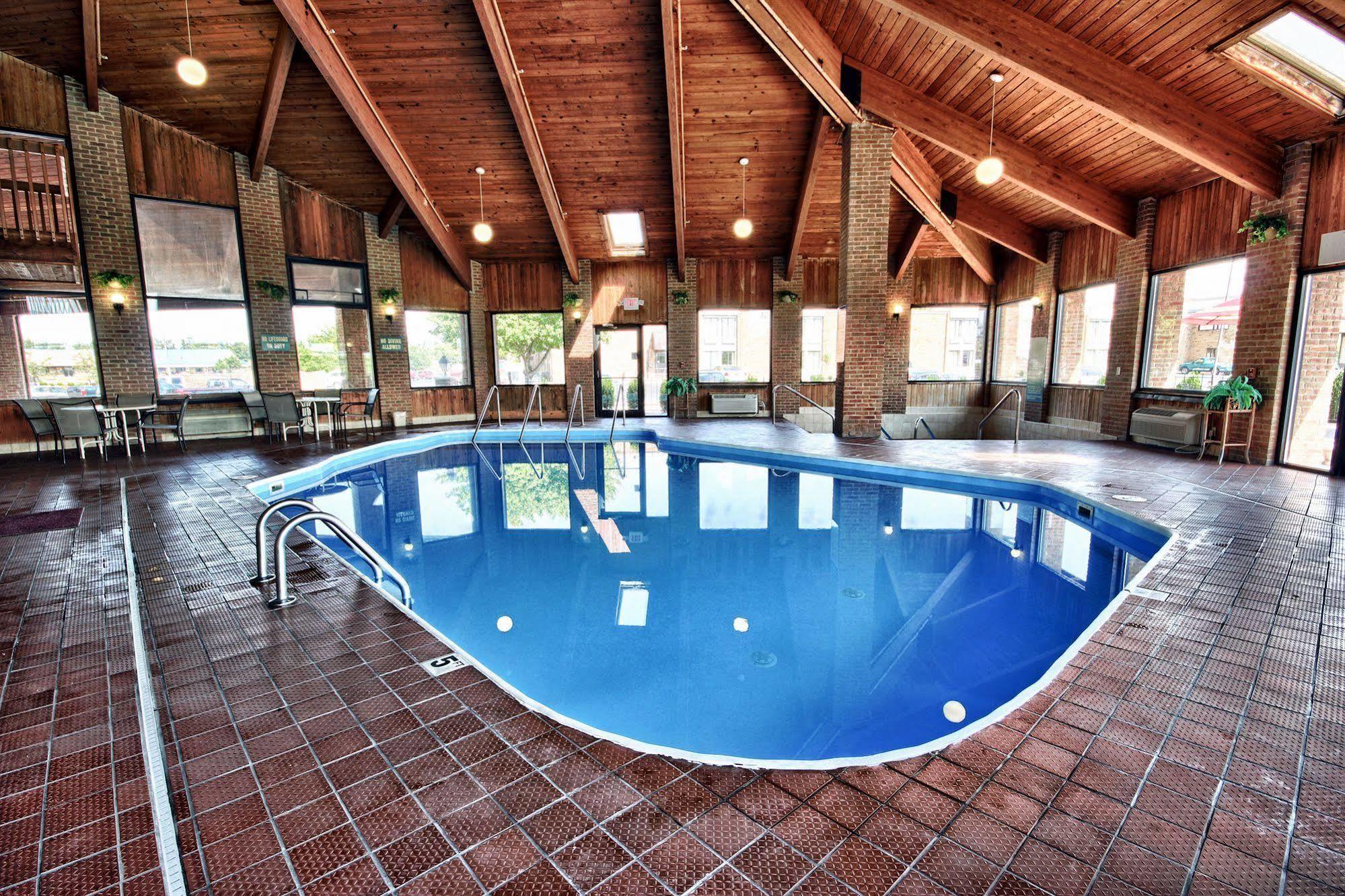 Christopher Inn And Suites Chillicothe Εξωτερικό φωτογραφία